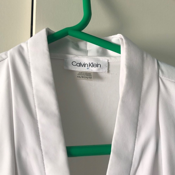 white blouse by calvin klein - Picture 2 of 5